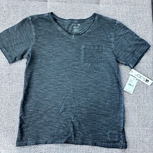 NWT - boys graphite distressed v-neck tee, size M